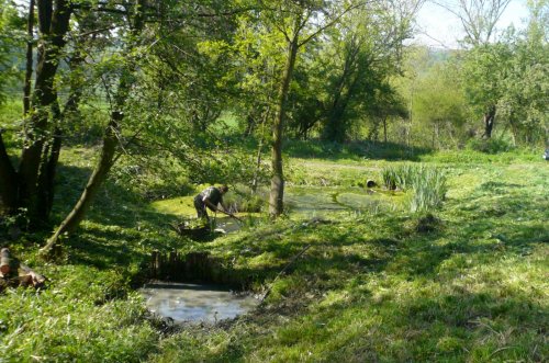 Úklid studánky na Popovsku - 7.5.2011